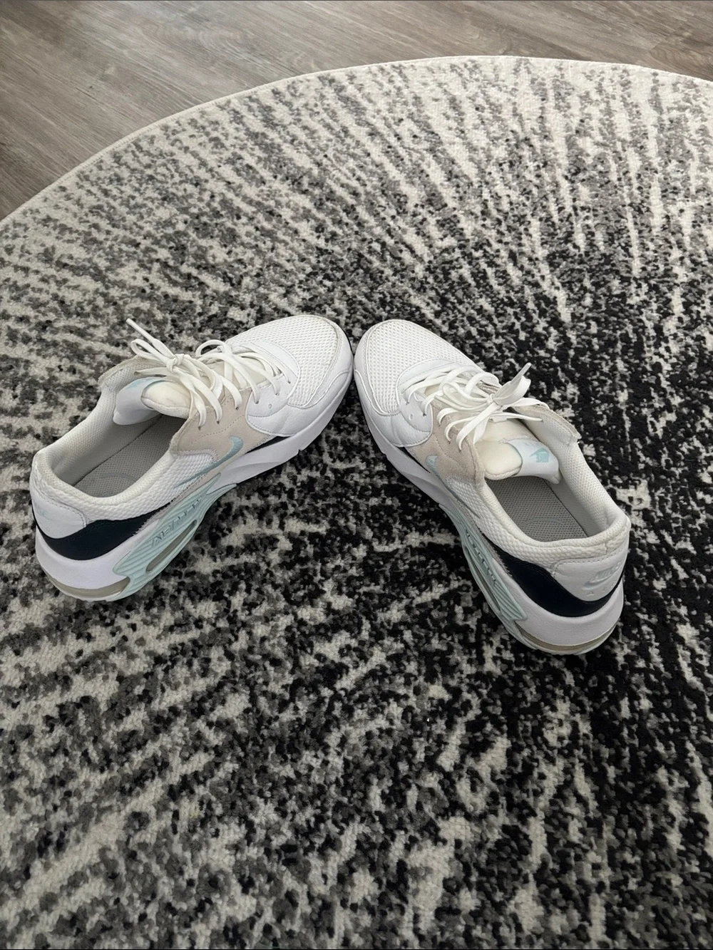 Women’s Nike Air Max Size 8.5